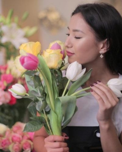 <p>Let our designers pick the perfect design to celebrate your special occasion.</p>